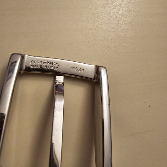 Barneys New York reversible leather belt size 42 black made in Italy width 1.5" - Picture 9 of 9